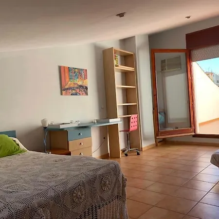 Preciosa Vivienda Enorme Y Totalmente Equipada En El Centro De Figueres Apartment