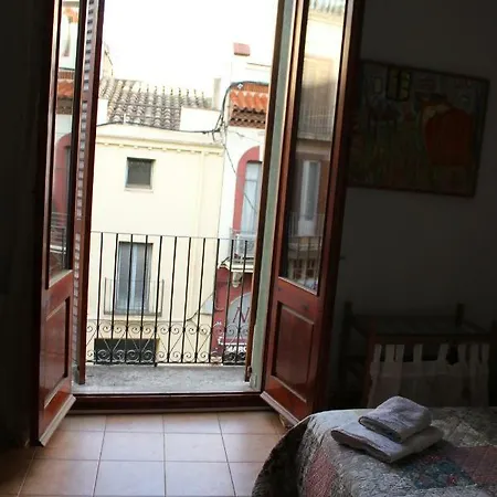 Preciosa Vivienda Enorme Y Totalmente Equipada En El Centro De Figueres *